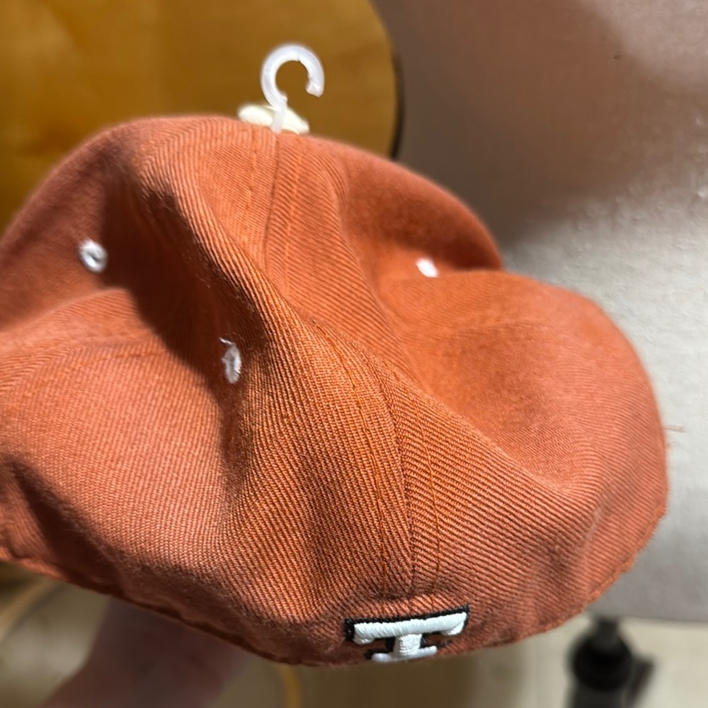 Zephyr Burnt Orange Cap with Longhorn Design some fading - Picture 5 of 5